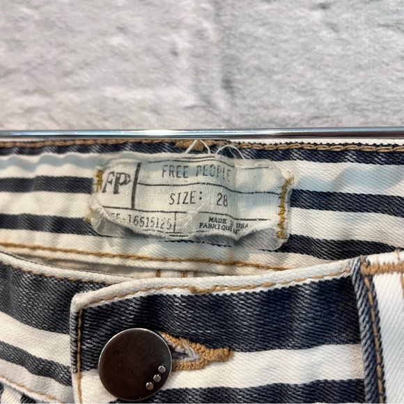 Free People Womens Size 28” Mid Rise Skinny White Striped Denim Blue Jeans #8130 - Picture 2 of 9